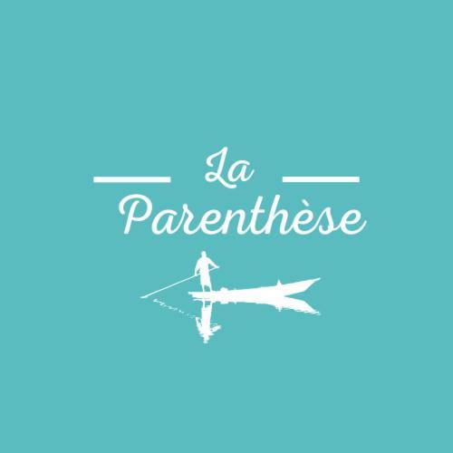 Une Maraichine En Bord De Conche Avec Barque Sans Linge De Maison Arçais Buitenkant foto